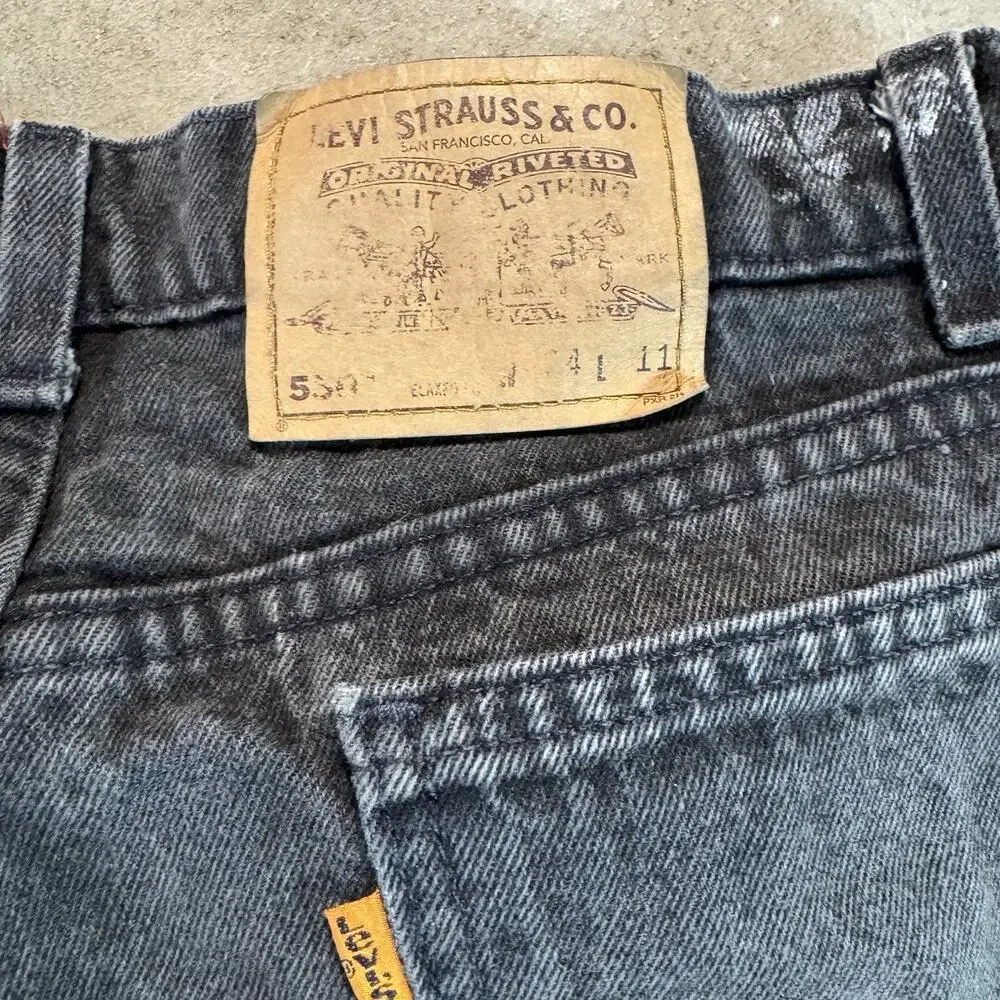 Vintage Levis 550 Shorts Mens 34x11 Black Orange Tab Denim Jorts Made In USA VTG